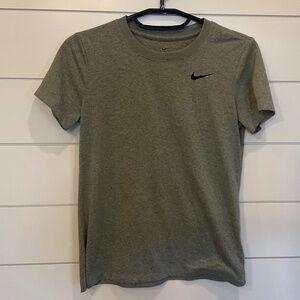 #0298 WOMEN’S NIKE DRY-FIT T-SHIRT SIZE: SMALL